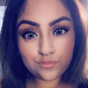 Meet your Posher, Leticia